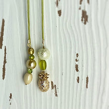 Load image into Gallery viewer, Bookmark | Pineapple - The Crafty Artisans
